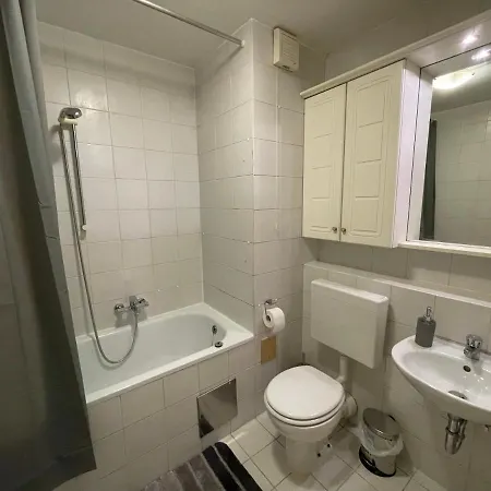 - Grey Любляна